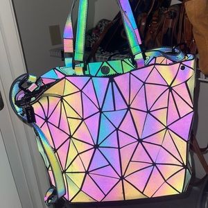 Color changing bag